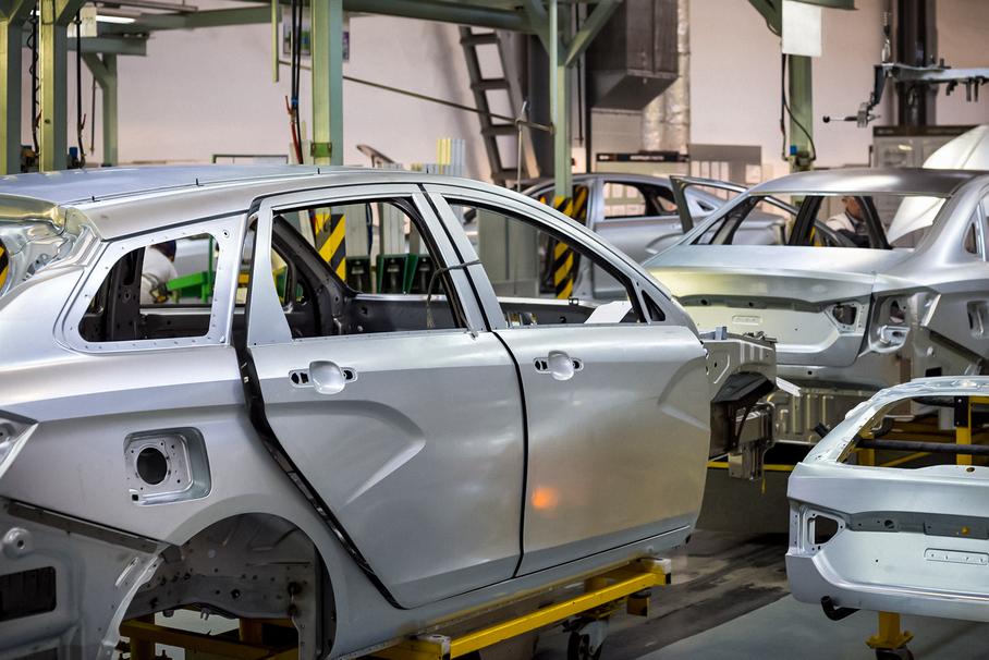 Подсчитано, сколько автомобилей АвтоВАЗ не выпустил из-за простоев в 2021 году