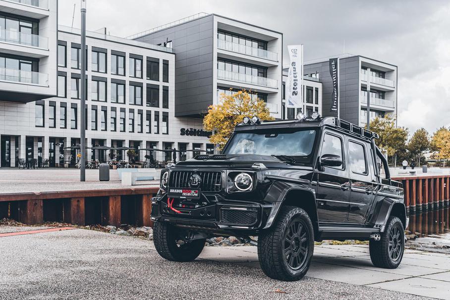 «Заряженный» Cadillac Escalade, новая Toyota Sequoia и «суперчёрный» Brabus: главное за неделю