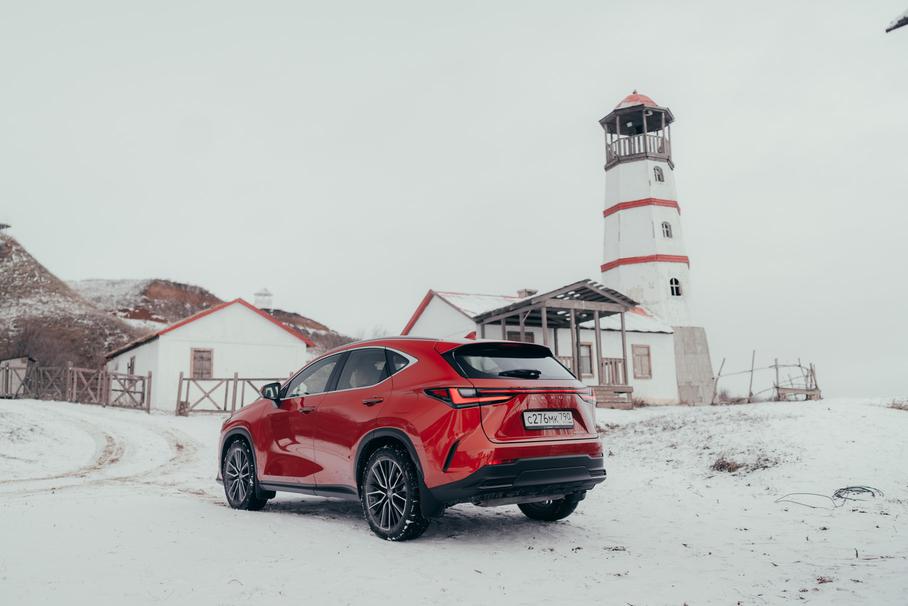 Тест нового Lexus NX: «электроручки», турбомотор и всё по-другому
