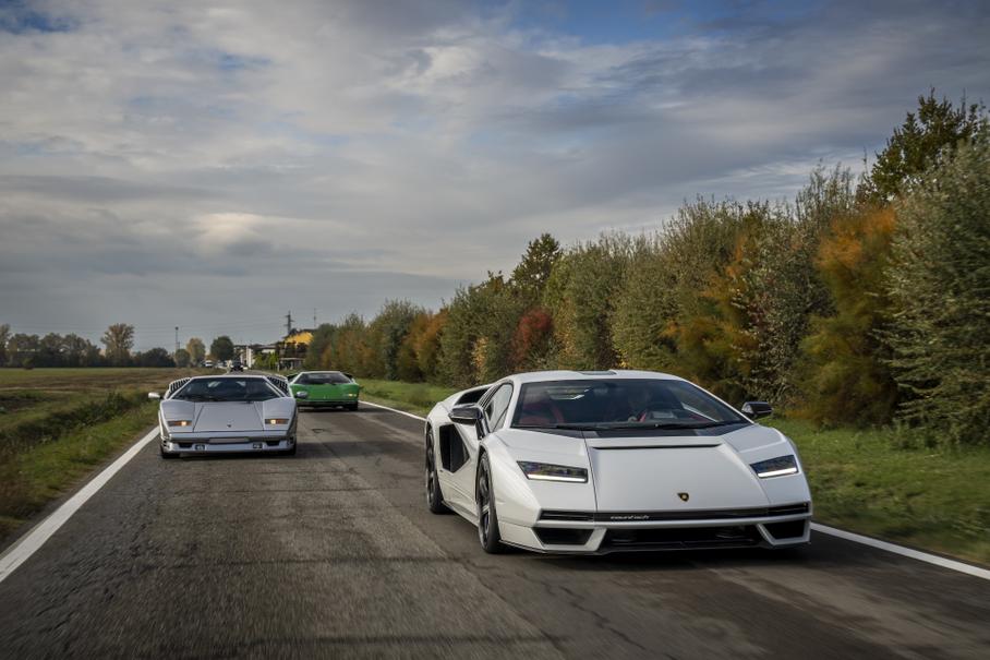 Countach LPI 800-4