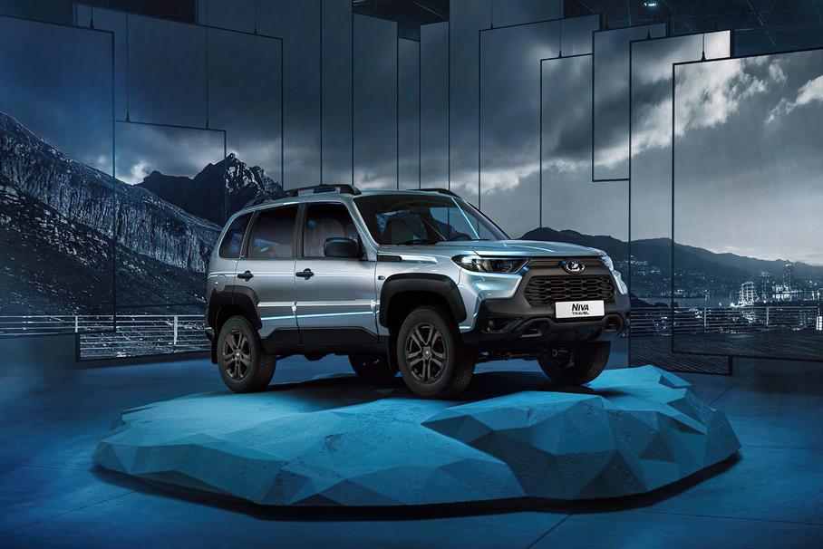 В России начались продажи «черной» спецверсии Lada Niva Travel: известны цены