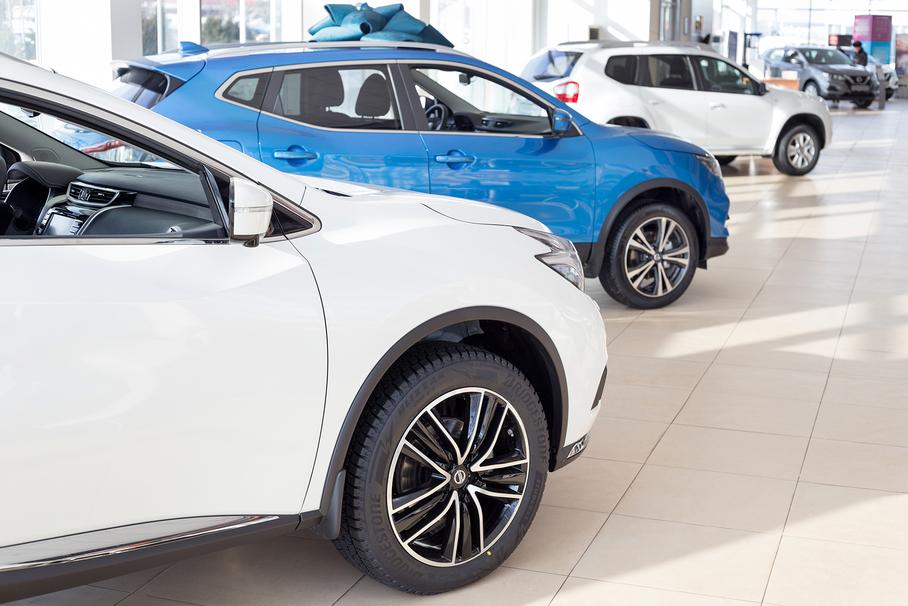 Российский автомобильный рынок начал 2022 год с падения