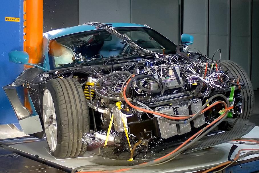 Видео: краш-тест гиперкара Rimac Nevera, который признали самым прочным автомобилем в истории