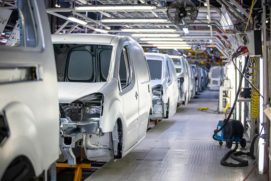 Peugeot, Citroen и Opel в России продолжат собирать, пока хватает деталей