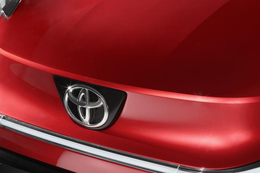 Toyota приказала сотрудникам и членам их семей покинуть Россию