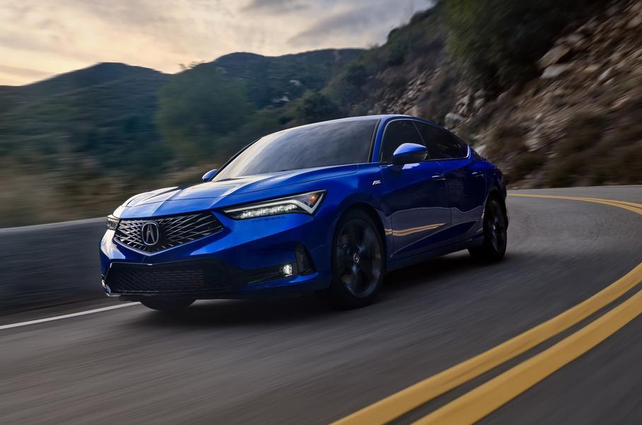 Премиальная Mazda CX-60, кроссовер Renault Austral и обновлённые Volvo S60/V60: главное за неделю
