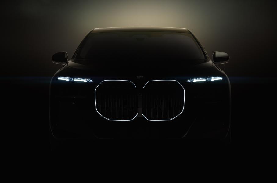 Электроседан BMW i7 получит кинотеатр с 31-дюймовым экраном