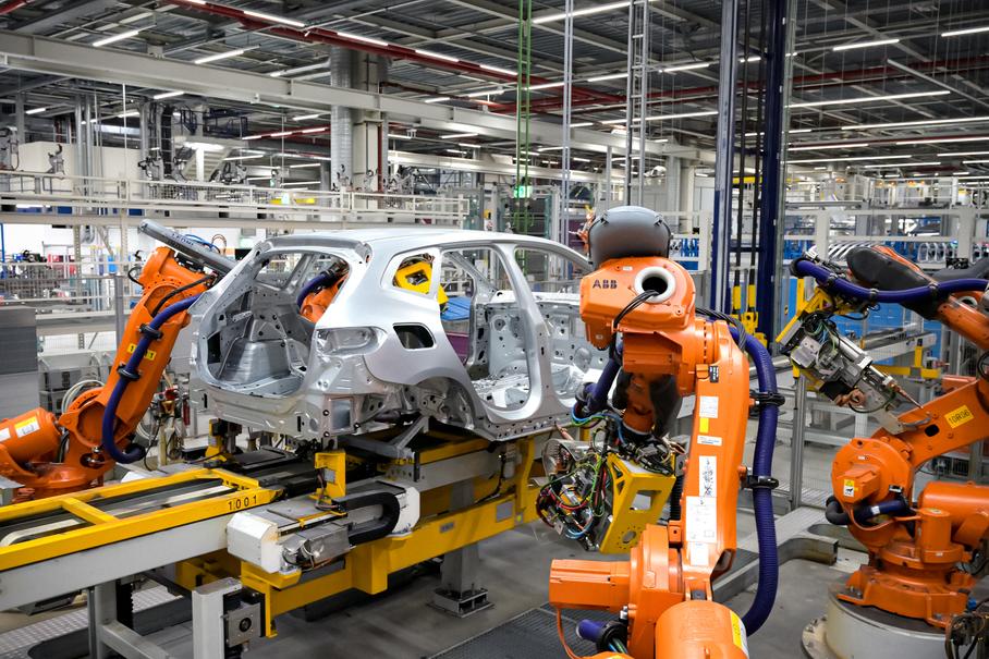 BMW и Volkswagen остановили все европейские заводы