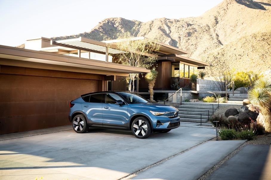 Volvo построила дизайнерский гараж для электромобиля C40 Recharge