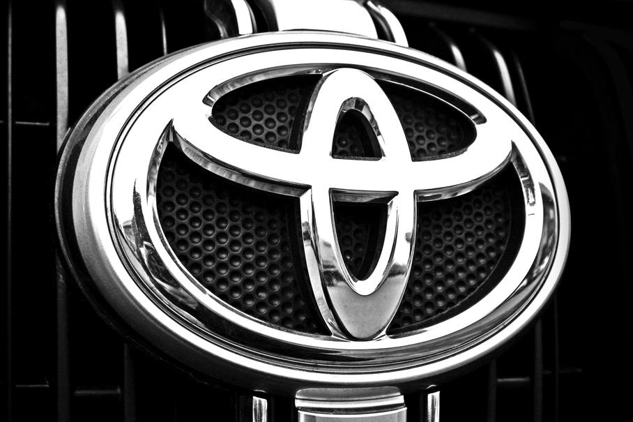 Toyota превратит седан Crown в электрический кроссовер
