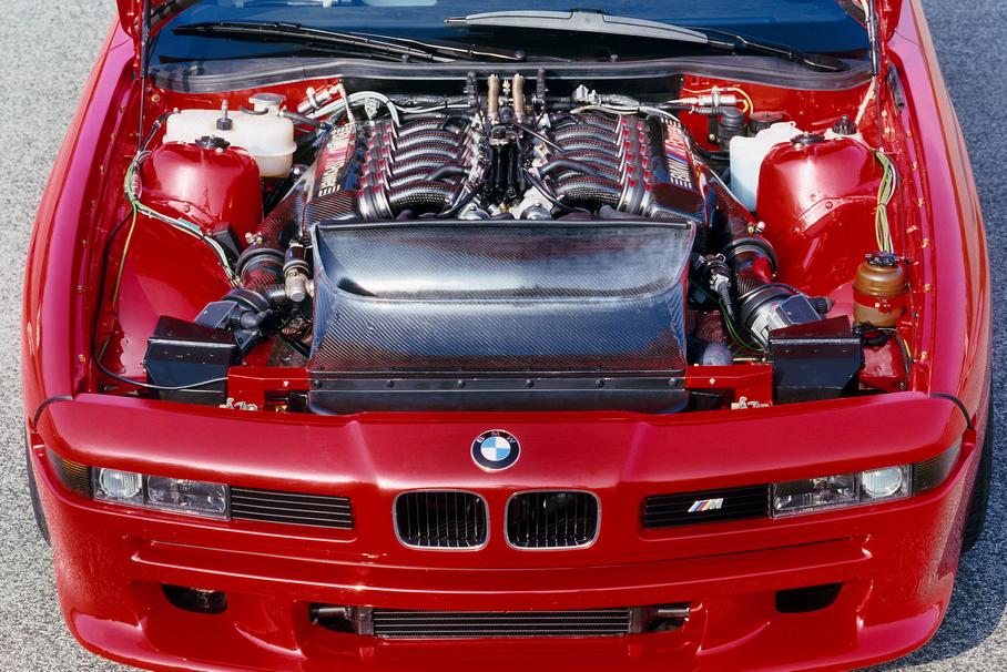 Глава BMW объяснил, почему нельзя делать ставку только на электрокары
