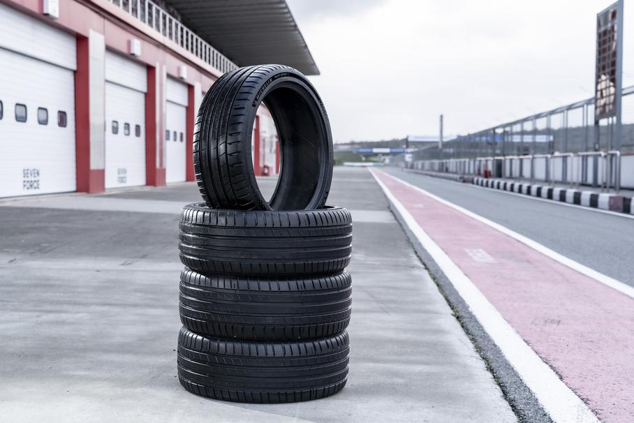 В первый год запуска Michelin Pilot Sport 5 доступна 41 размерность в диапазоне 17-21 дюйм