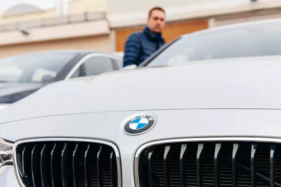 Россияне отказываются от покупки и продажи автомобилей из-за кризиса