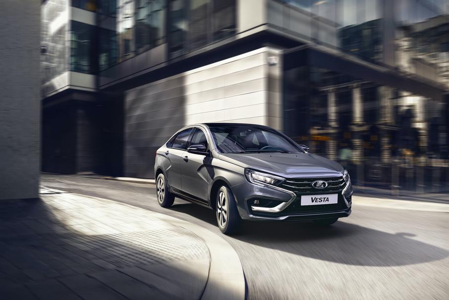 Сборку Lada Vesta остановят на полгода