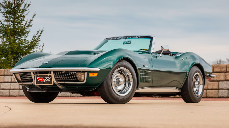 В мире лишь два таких Chevrolet Corvette. И один из них продают