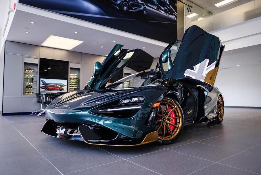 Для канадца сделали уникальный McLaren 765LT
