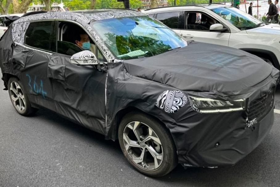 Шпионская фотография нового Geely Boyue/Atlas