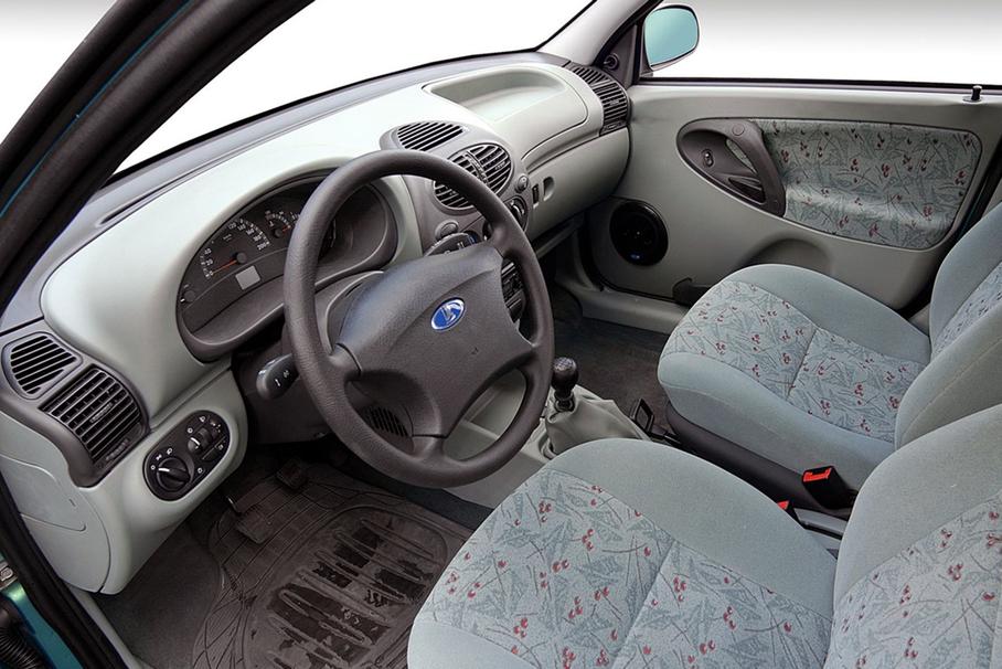 Упрощенной Lada Granta может достаться руль от Kalina