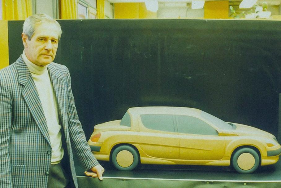 Макет крупного седана 1998 года, развитием которого стал проект X1