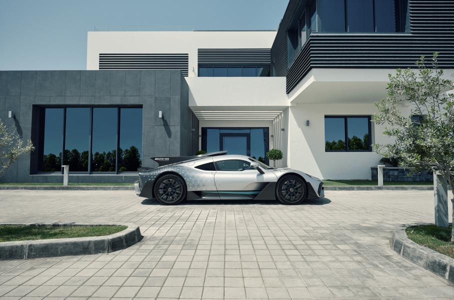 Представлен серийный Mercedes-AMG One: пять моторов и разгон до ста за 2,9 секунды