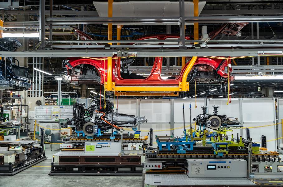 Mazda перейдет на возобновляемые источники энергии и биотопливо