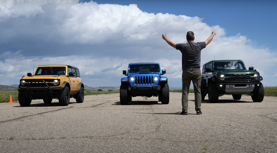 Внедорожники Ford и Jeep сравнили в гонке по прямой