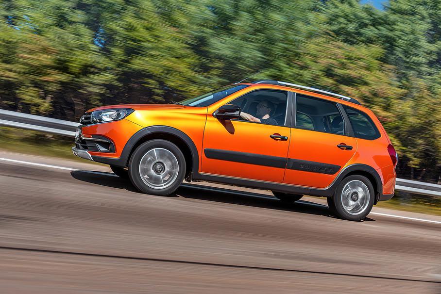 АвтоВАЗ запустил производство упрощенной Lada Granta Cross