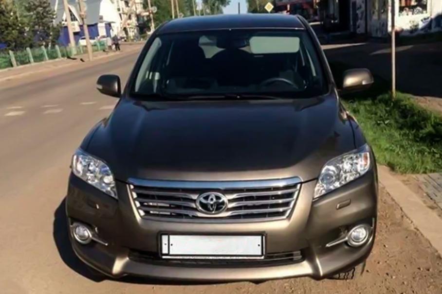 В России нашли новый Toyota RAV4, забытый на 10 лет в гараже