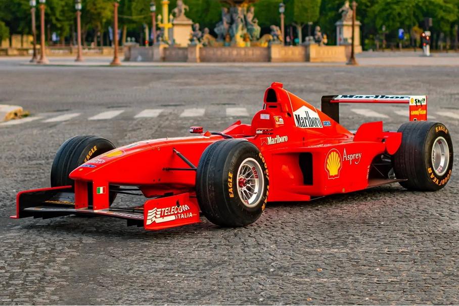 «Непобедимую» Ferrari Михаэля Шумахера пустят с молотка в США