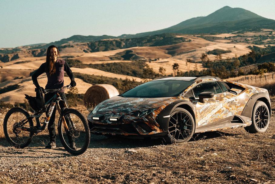 Видео: серийный Lamborghini Huracan для бездорожья
