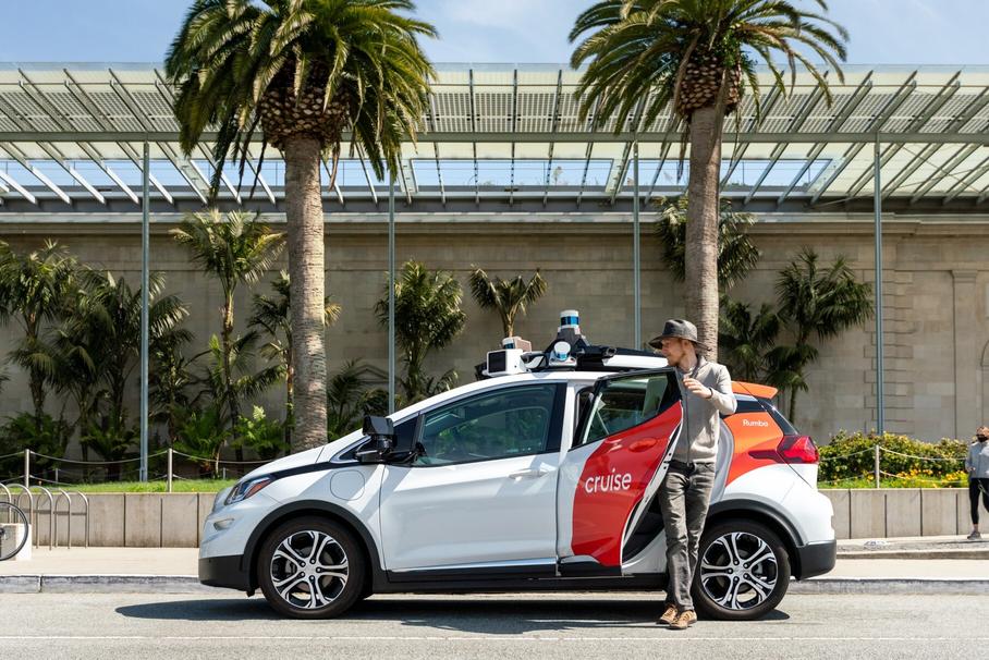 General Motors теряет по 5,5 млн долларов в день из-за роботакси