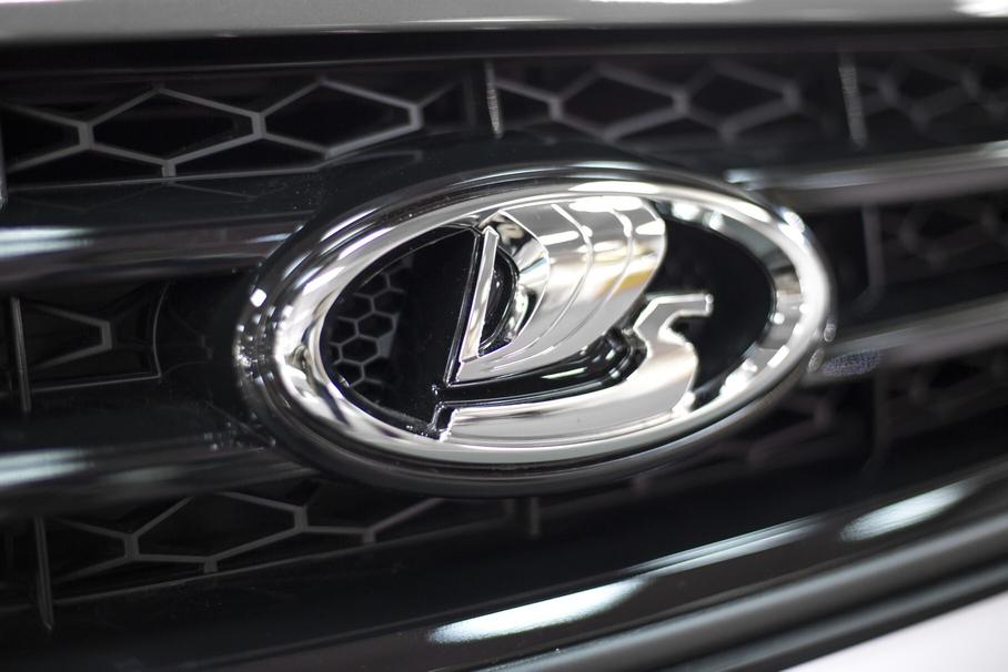Россияне бросились скупать «антикризисные» Lada