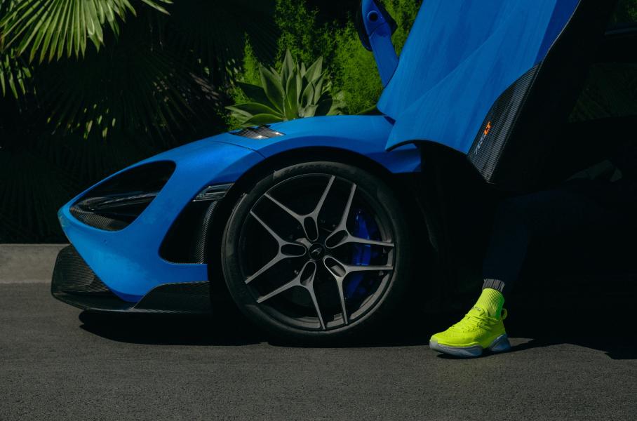 Посмотрите на кроссовки в стиле суперкаров McLaren