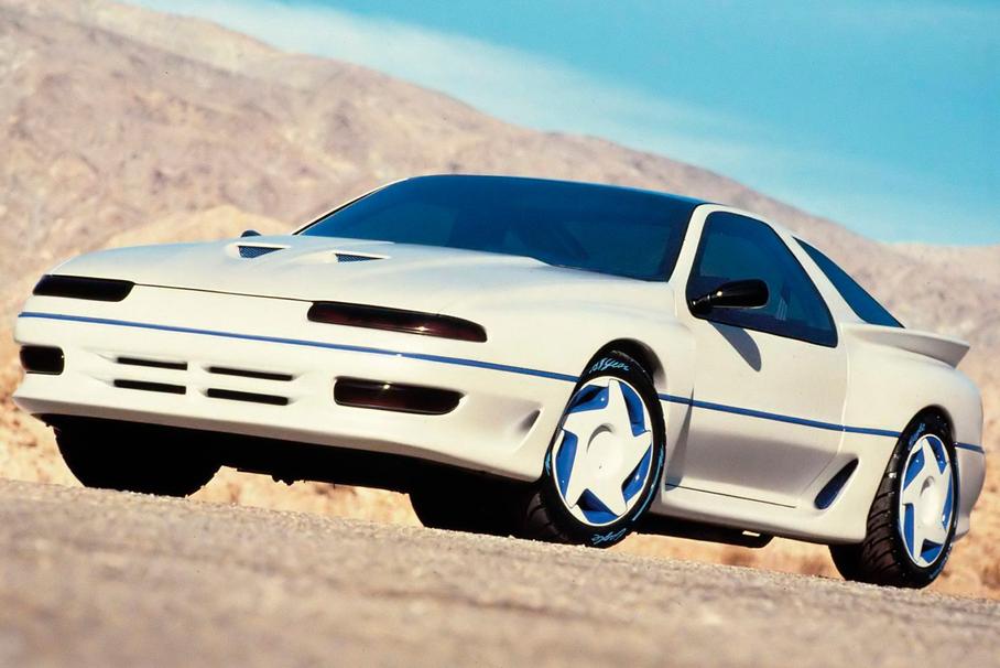 Полноприводный концепт IROC R/T, предвосхитивший второй рестайлинг спорткара. Концерн всерьез рассматривал возможность выпустить модификацию со всеми ведущими колесами. После того, как Chrysler приобрел Lamborghini американцы пытались объединить AWD и 3,5-литровый V8 от среднемоторной Jalpa в экспериментальном Dodge Decepzione. От задумки отказались, так как поддон двигателя висел менее чем в четырех сантиметрах над асфальтом.