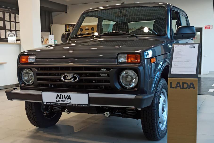 Москвичи не могут купить «антикризисную» Lada Niva: автомобилей нет