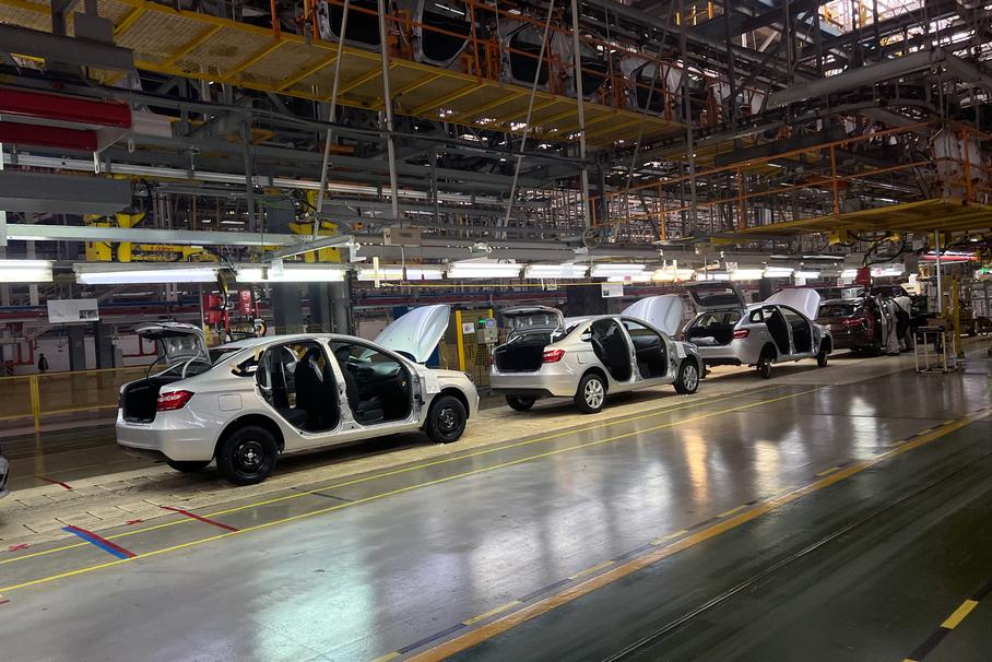 Сборка дорестайлинговой Lada Vesta в Ижевске