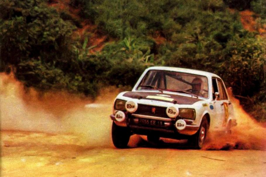 Ханну Миккола на Peugeot 504 Ti одно время держался в лидерах, но в итоге разобрал подвеску и закончил мучения досрочно