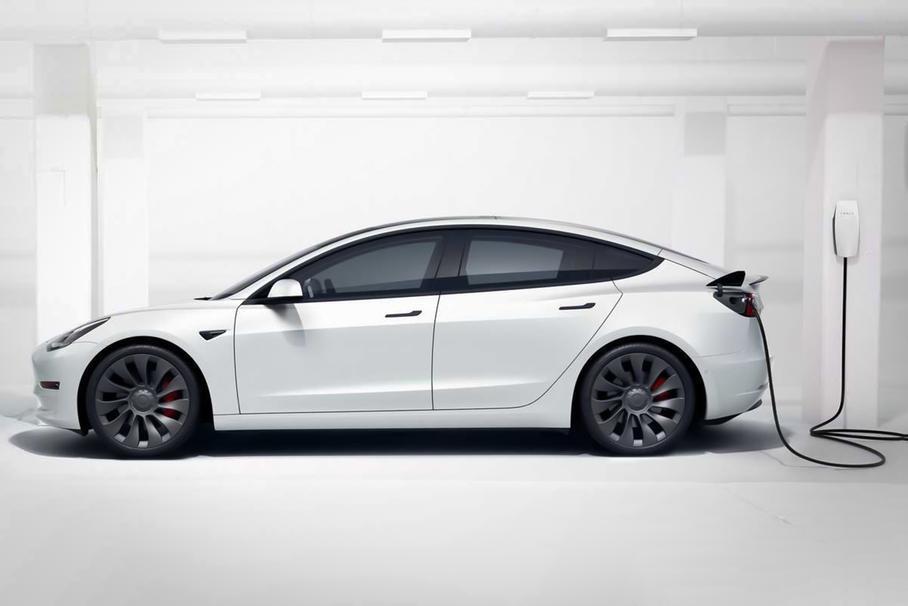 Tesla перестала принимать заказы на одну модель из-за огромной очереди