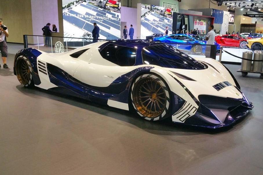 Макет гиперкара Devel Sixteen