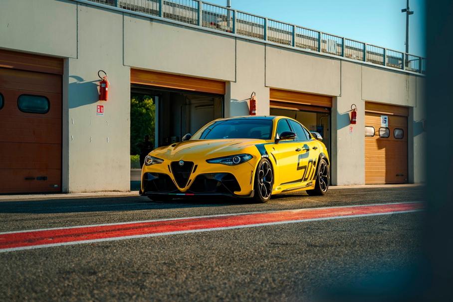 PariS’5 GaraGe превращает Giulia Quadrifoglio в Giulia GTA