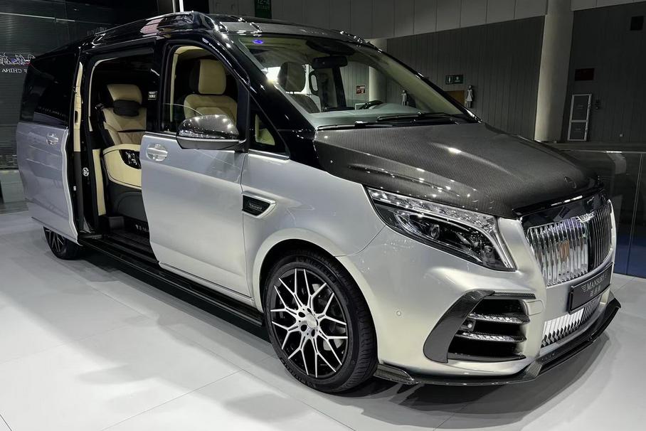Mansory показала дикий минивэн за четверть миллиона долларов