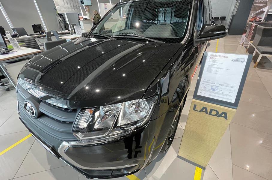 Россиян предупредили о дефиците Lada Largus в Москве