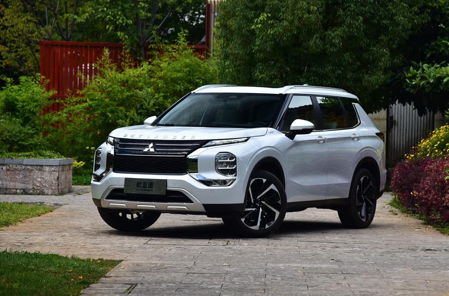 Mitsubishi Outlander получил турбомотор