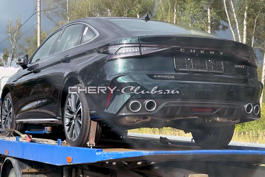 Новый седан Chery привезли в Россию: первая фотография