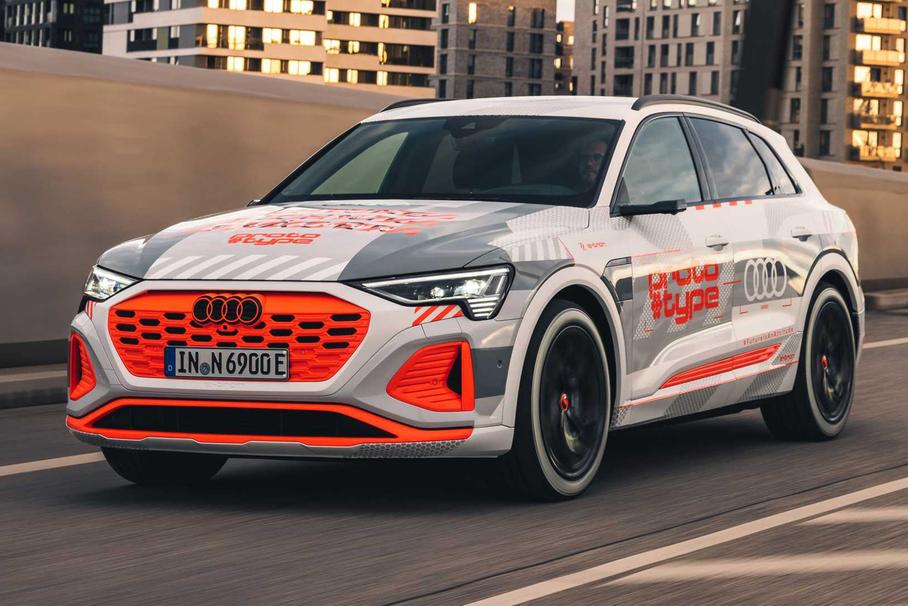 Audi раскрыла дизайн обновленного e-Tron. Ему прочат новое имя