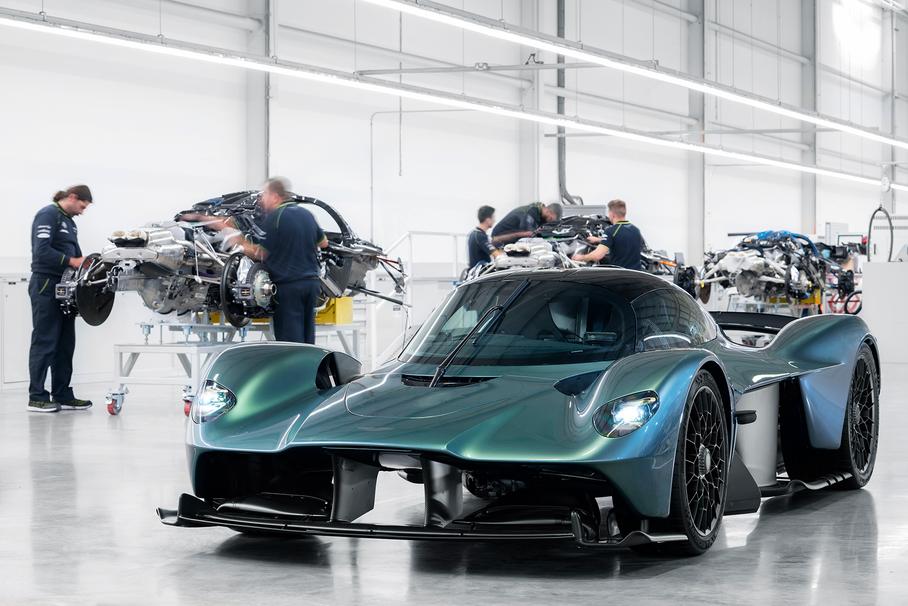 Geely приобрела долю в Aston Martin