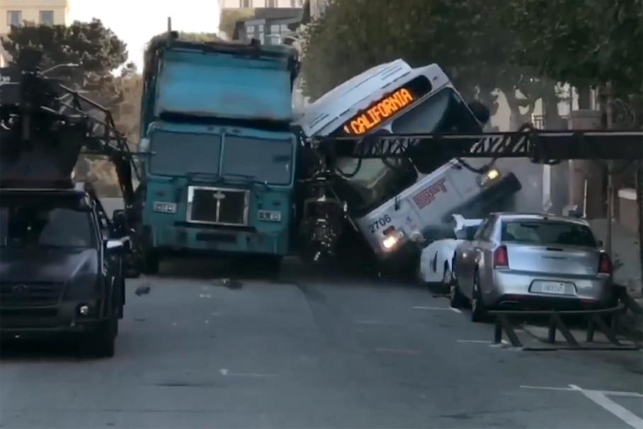 Секреты Голливуда: как уничтожают автомобили в блокбастерах 