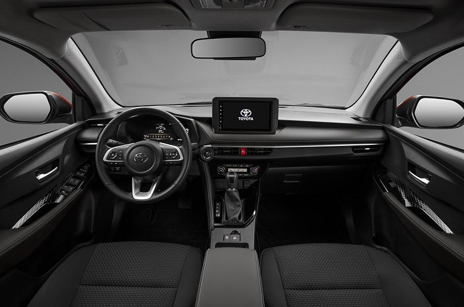 Интерьер арабской Toyota Yaris