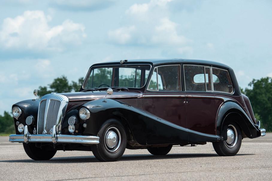 Daimler DK 400 с кузовом «ландоле» от ателье Hooper