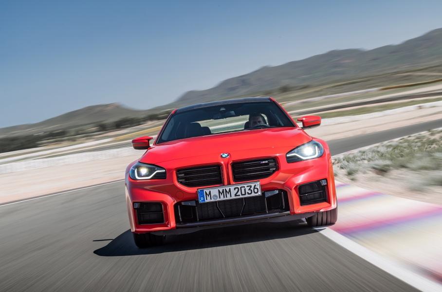 Новый BMW M2, обновлённый Lexus LS и прощальный Jaguar F-Type: главное за неделю